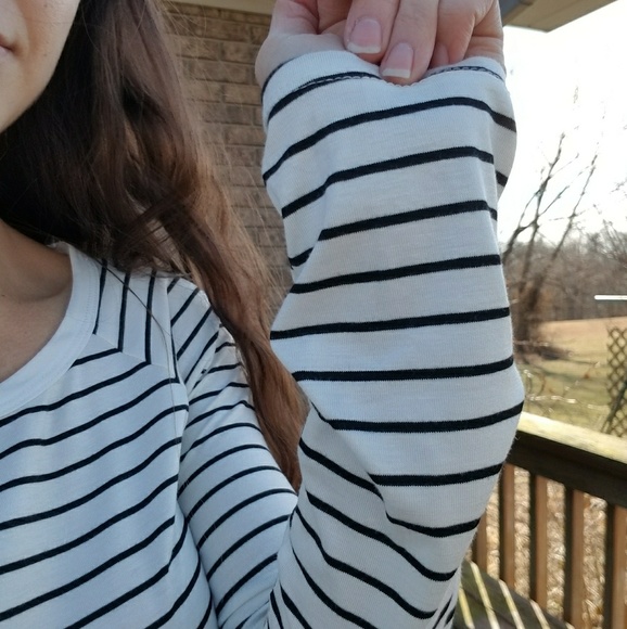 ▫️LAST ▫️The Basic Striped Tee - Picture 6 of 7